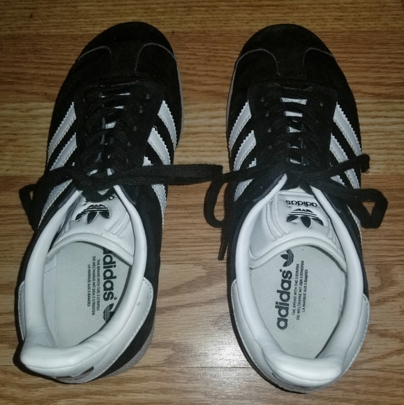 Adidas Gazelle Shoes - Picture 3 of 4